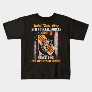 US Army 5th Special Forces Group Skull Flag Since 1961 De Oppresso Liber 5th SFG - Gift for Veterans Day 4th of July or Patriotic Memorial Day Kids T-Shirt